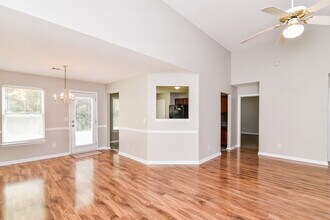 5115 Bridle Point Pkwy in Snellville, GA - Foto de edificio - Building Photo