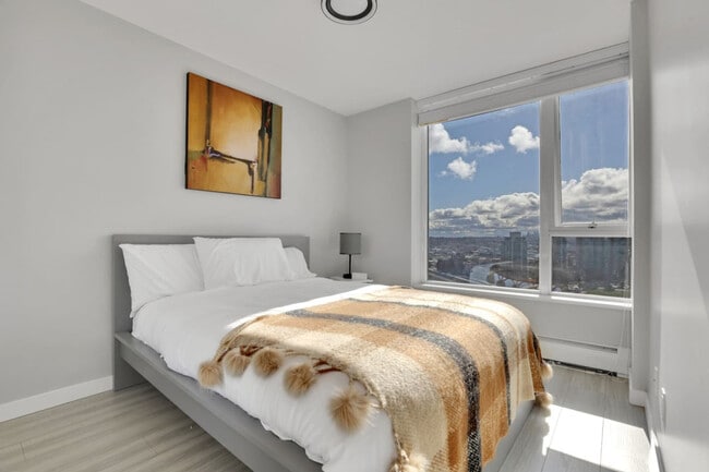 688 Abbott St in Vancouver, BC - Building Photo - Building Photo