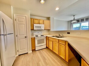 1584 Oak Creek Dr in Loveland, CO - Building Photo - Building Photo