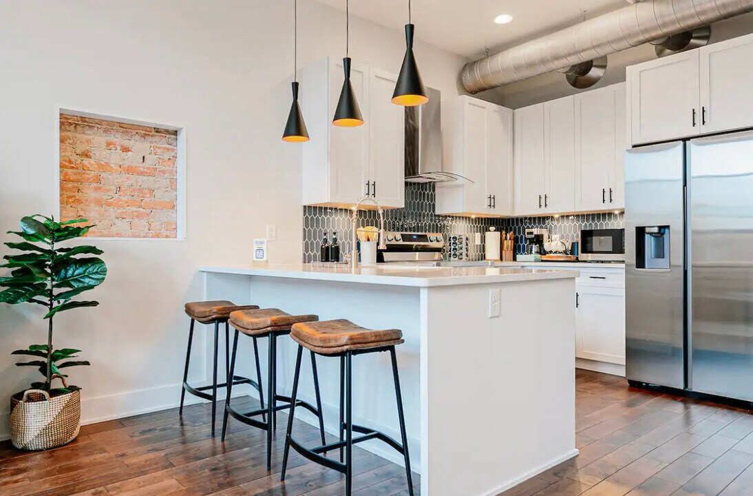 122 College St in Asheville, NC - Foto de edificio