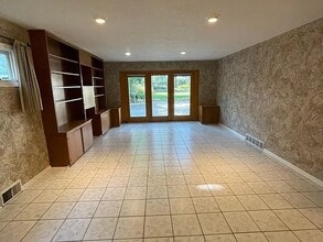 2318 Storm St in Ames, IA - Building Photo - Building Photo