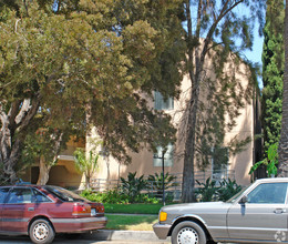 3726 Midvale Ave in Los Angeles, CA - Foto de edificio - Building Photo
