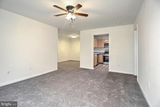 13203 Astoria Hill Ct in Germantown, MD - Building Photo - Building Photo