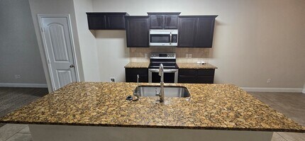 9500 Sagebrush Ave in Odessa, TX - Foto de edificio - Building Photo