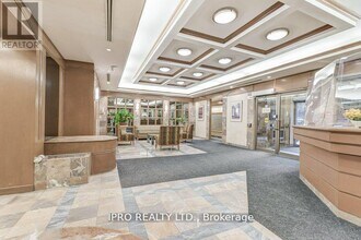 25-P25 Grenville St in Toronto, ON - Building Photo - Building Photo