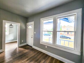 126 Uvalde St, Unit 102 in San Antonio, TX - Building Photo - Building Photo