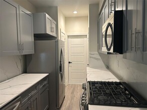 5718 Harbrook Dr in Houston, TX - Building Photo - Building Photo
