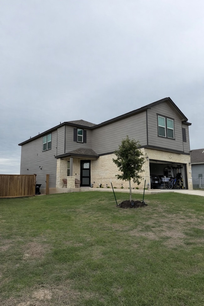 708 Yellow Ribbon Trl in Jarrell, TX - Foto de edificio - Building Photo