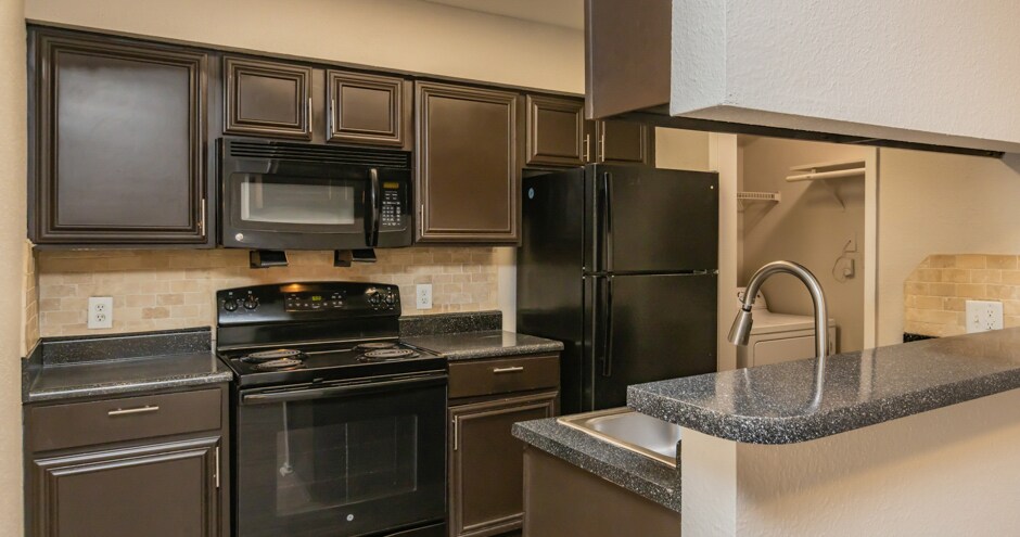 Marymont in Tomball, TX - Building Photo