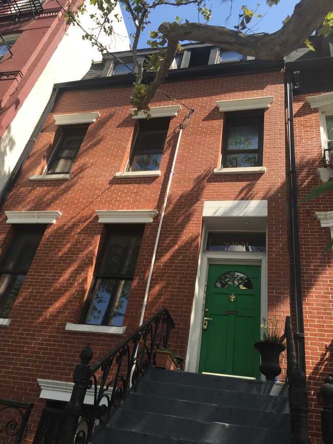 10 -31 51st Avenue, Unit Apt 3