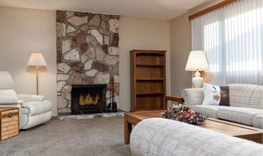 7845 Tanglerod Ln in La Mesa, CA - Building Photo - Building Photo