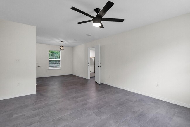 395 W Griffith Ave in Crestview, FL - Building Photo - Building Photo