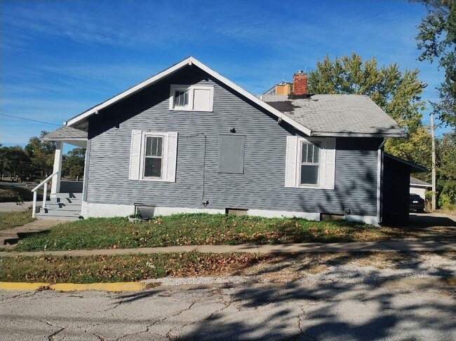 321 N Clay St in Macomb, IL - Building Photo - Building Photo