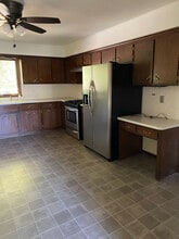 5834 Dafred Dr in Rockford, IL - Building Photo - Building Photo