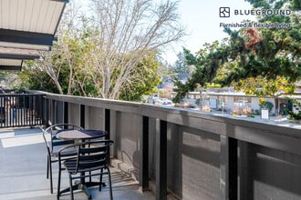 801 Middlefield Rd in Palo Alto, CA - Building Photo - Building Photo