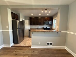 834 N Marlyn Ave in Essex, MD - Building Photo - Building Photo