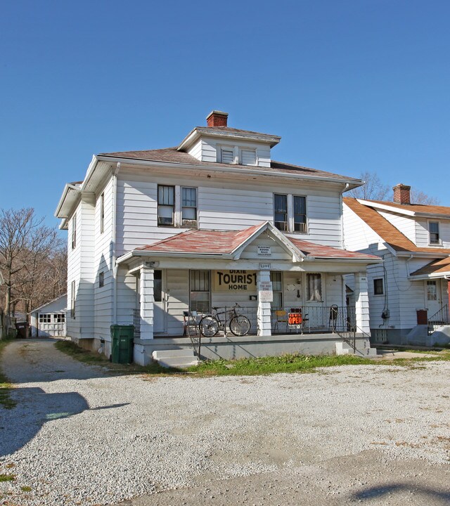 Dixie Tourist Home in Dayton, OH - Building Photo