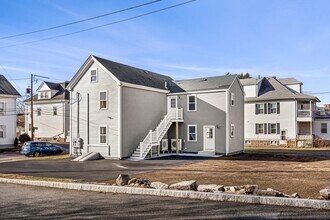 8 Elm St, Unit #1 in Peabody, MA - Foto de edificio - Building Photo