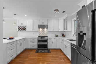 47 Cold Spring Rd in Stamford, CT - Building Photo - Building Photo