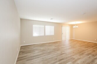 5325 Cholla Blossom Ct in North Las Vegas, NV - Building Photo - Building Photo