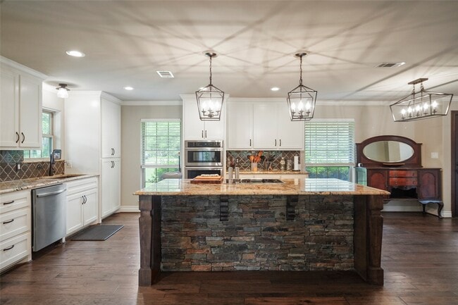 property at 143 Linnwood Dr