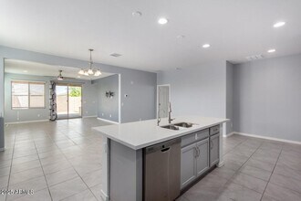 5338 W Chuck Box Rd in Phoenix, AZ - Building Photo - Building Photo