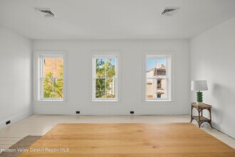 620 Warren St in Hudson, NY - Building Photo - Building Photo