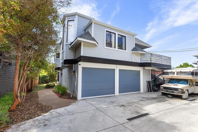 1527 Verdi St in Alameda, CA - Building Photo - Building Photo