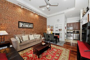 200 Central Prk W in New York, NY - Building Photo