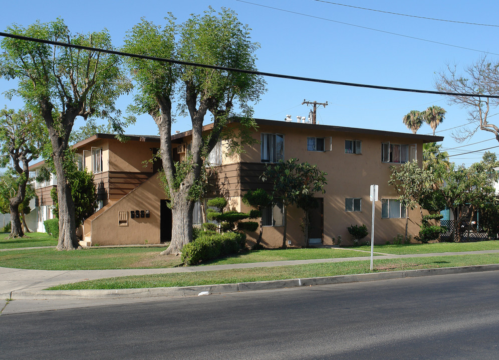 2502 S Rosewood Ave in Santa Ana, CA - Building Photo