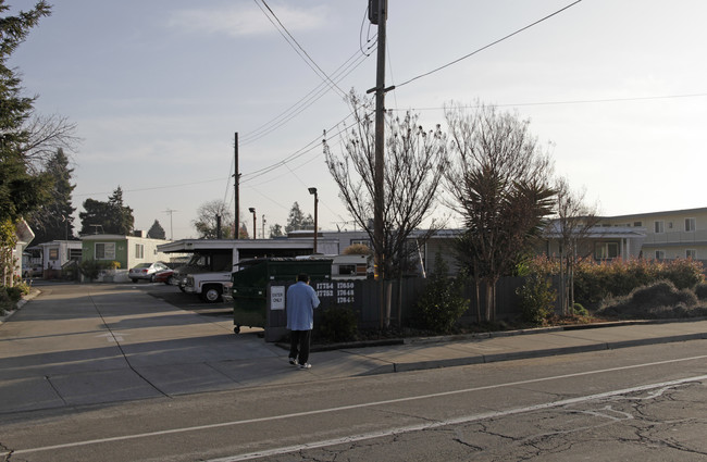 Colonial Acres Mobile home Park in Hayward, CA - Building Photo - Building Photo