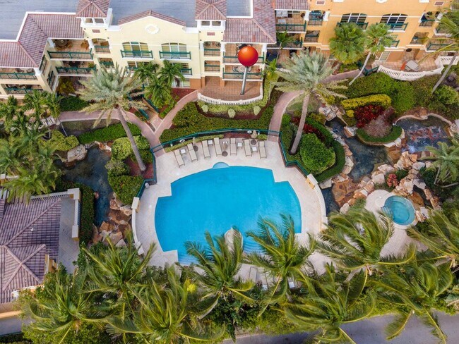 1228 Hillsboro Mile in Hillsboro Beach, FL - Building Photo - Building Photo