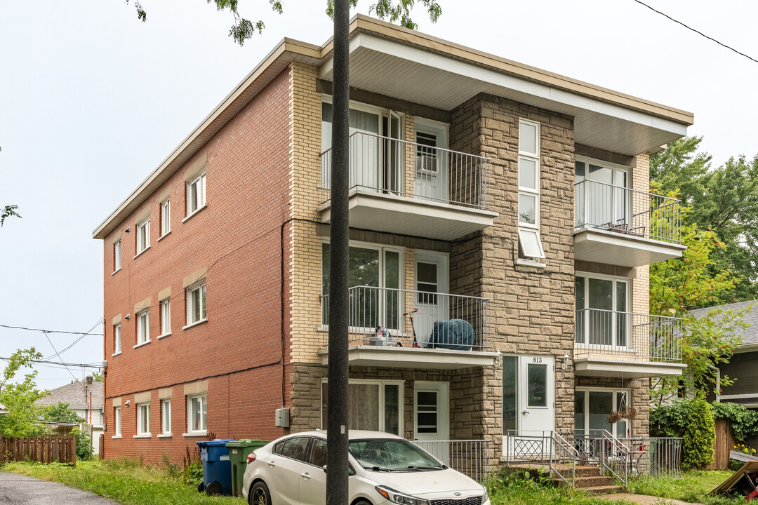 813 Des Lilas Rue E in Québec, QC - Building Photo