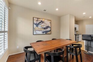 5239 Schuler St in Houston, TX - Building Photo