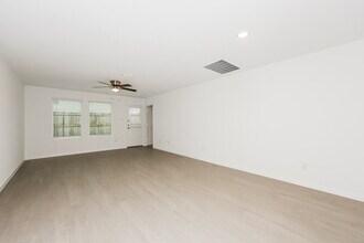 1604 Limpkin Dr, Unit 01 in Fort Worth, TX - Foto de edificio - Building Photo