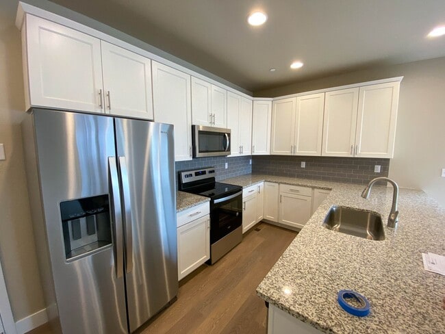 3805 W 88th Ct in Westminster, CO - Building Photo - Building Photo