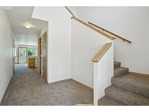 11614 SE Main St in Portland, OR - Foto de edificio - Building Photo