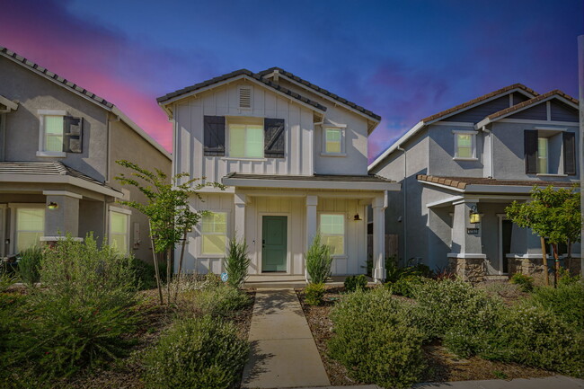 12161 Coal Crk Wy in Rancho Cordova, CA - Building Photo - Building Photo