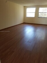 8180 Geneva Ct in Doral, FL - Building Photo - Building Photo