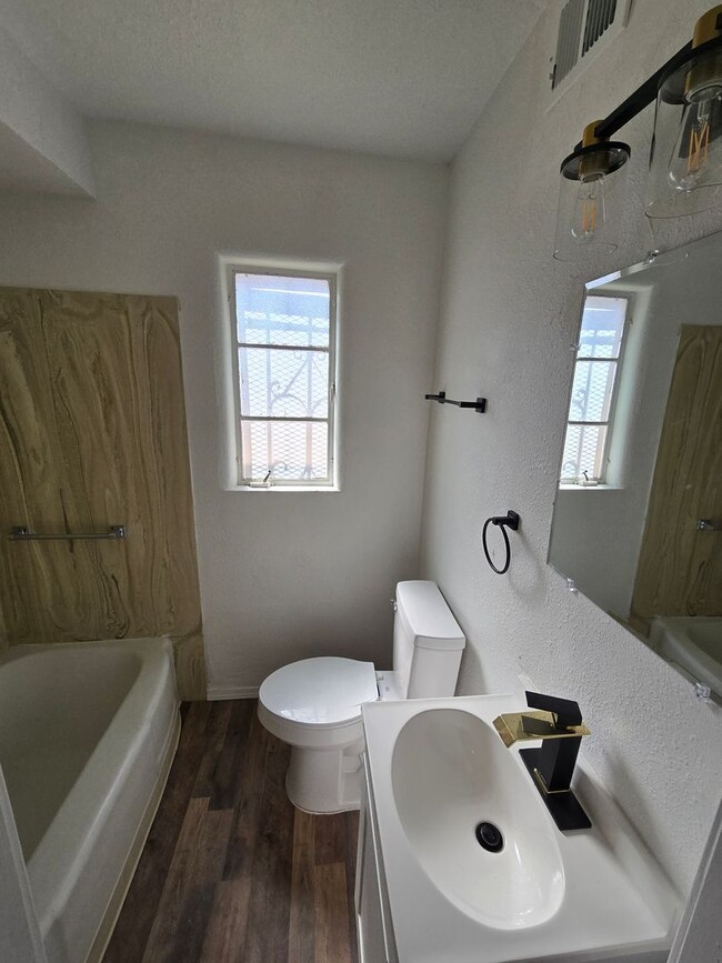1206 Coal Ave SW in Albuquerque, NM - Building Photo - Building Photo