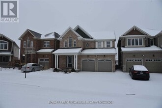 17 Polstar Rd in Brampton, ON - Building Photo - Building Photo
