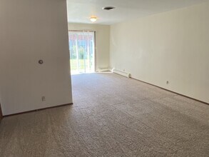 105 O'Neil Dr in Ames, IA - Building Photo - Building Photo