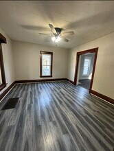 430 Florence St in Waterloo, IA - Foto de edificio - Building Photo