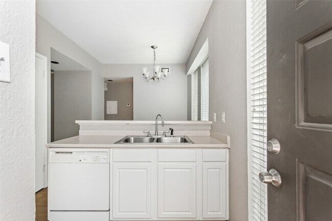 2002 N Fitzhugh Ave, Unit 1 in Dallas, TX - Building Photo - Building Photo