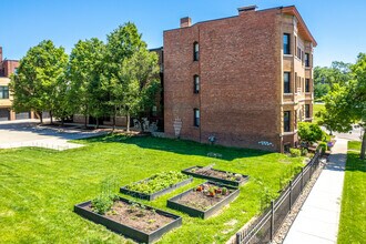 1503 Pleasant St in Des Moines, IA - Building Photo - Building Photo
