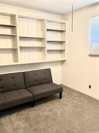 807 Lawrence St photo'
