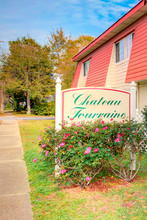 Chateau Tourraine Apartments in Pascagoula, MS - Foto de edificio - Building Photo
