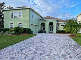 9180 Lake Avon Dr in Orlando, FL - Building Photo