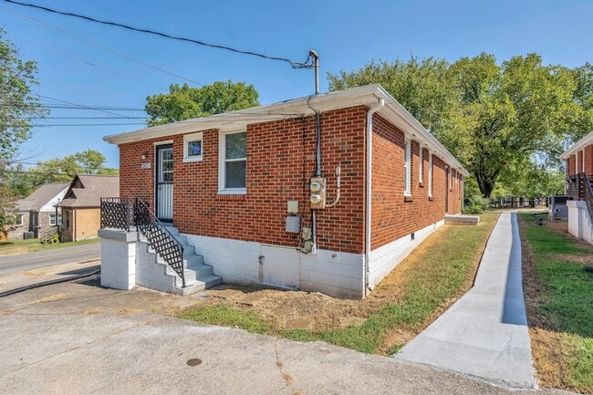 property at 1910 Riverside Dr