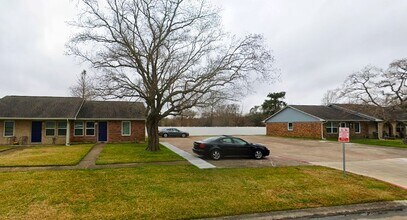 3301 Royal St in Baytown, TX - Building Photo - Building Photo